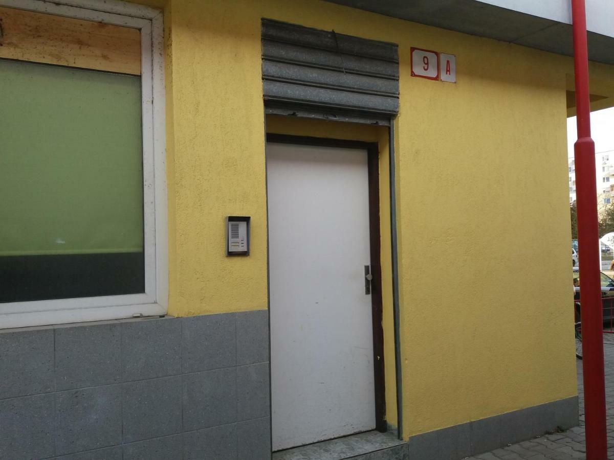 Hradna 9A Apartment Nove Zamky Bagian luar foto