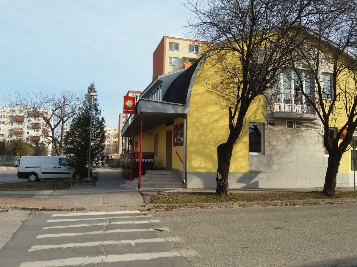 Hradna 9A Apartment Nove Zamky Bagian luar foto